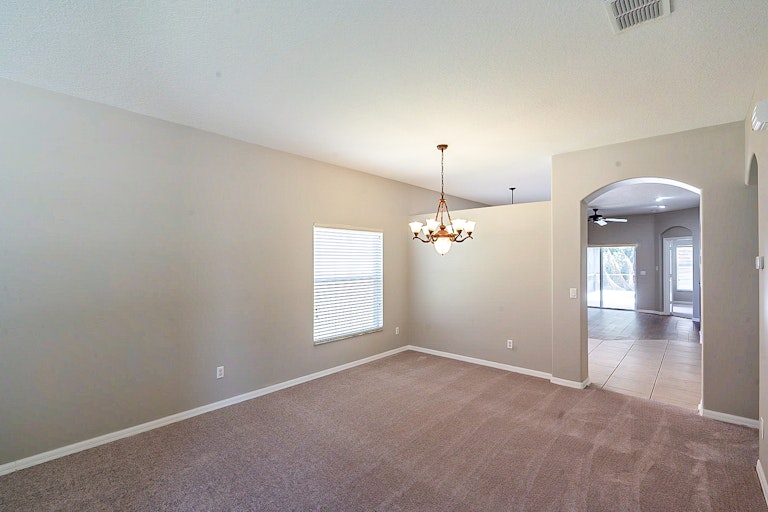 Photo 14 of 33 - 1621 Anna Catherine Dr, Orlando, FL 32828