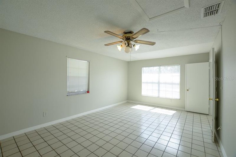 Photo 10 of 39 - 604 Deauville Ct, Kissimmee, FL 34758