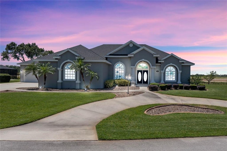 Photo 2 of 38 - 145 Hidden Oaks Ln, Winter Haven, FL 33884