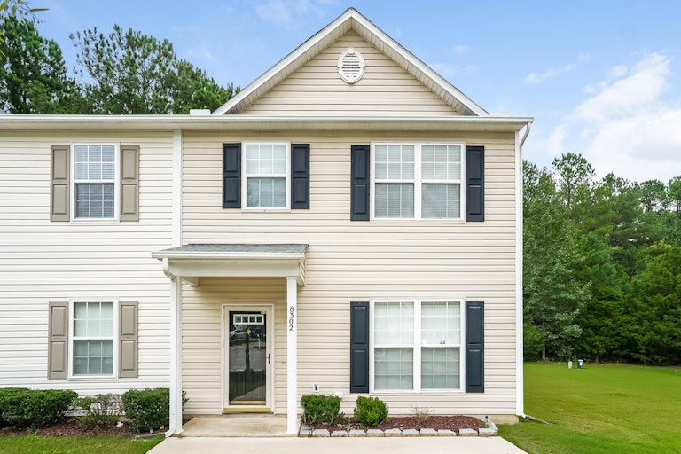 Photo 1 of 25 - 8302 Aspen Mountain Ct, Raleigh, NC 27616