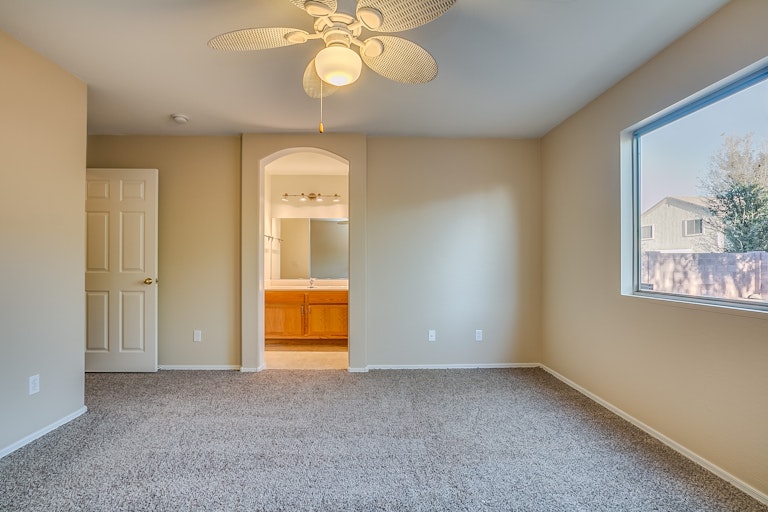 Photo 15 of 27 - 3326 W Fraktur Rd, Phoenix, AZ 85041