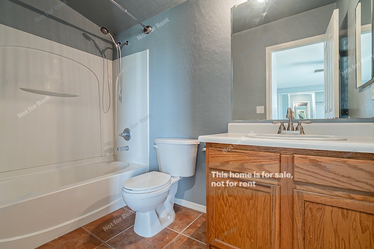 Photo 6 of 11 - 454 N Alder Ct, Gilbert, AZ 85233