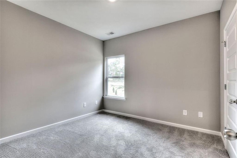 Photo 25 of 34 - 301 Melody Ln, Cartersville, GA 30121