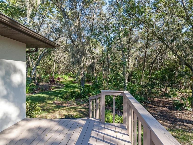 Photo 19 of 25 - 6079 Ravenwood Dr, Sarasota, FL 34243