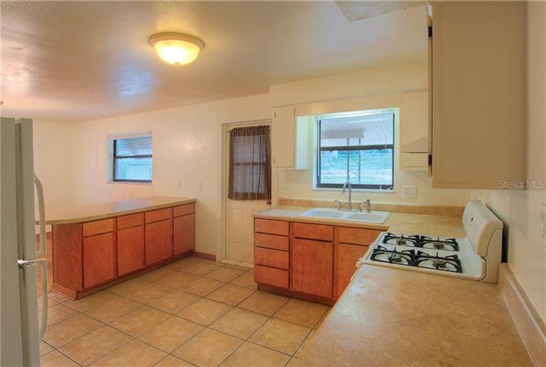 Photo 12 of 25 - 630 Candyce Ave, Lakeland, FL 33815