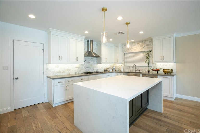 Photo 17 of 54 - 10452 Petit Ave, Granada Hills, CA 91344