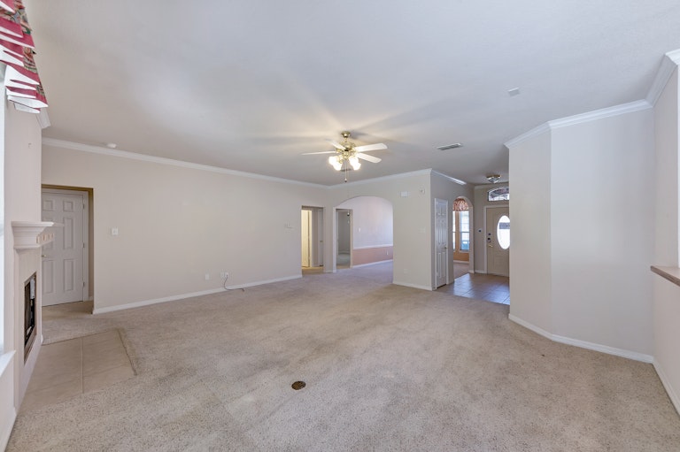 Photo 15 of 28 - 1408 Vernon Castle Ave, Benbrook, TX 76126
