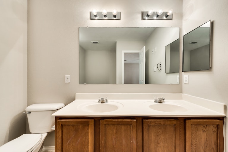 Photo 21 of 37 - 12823 Serenity Dr, Frisco, TX 75035