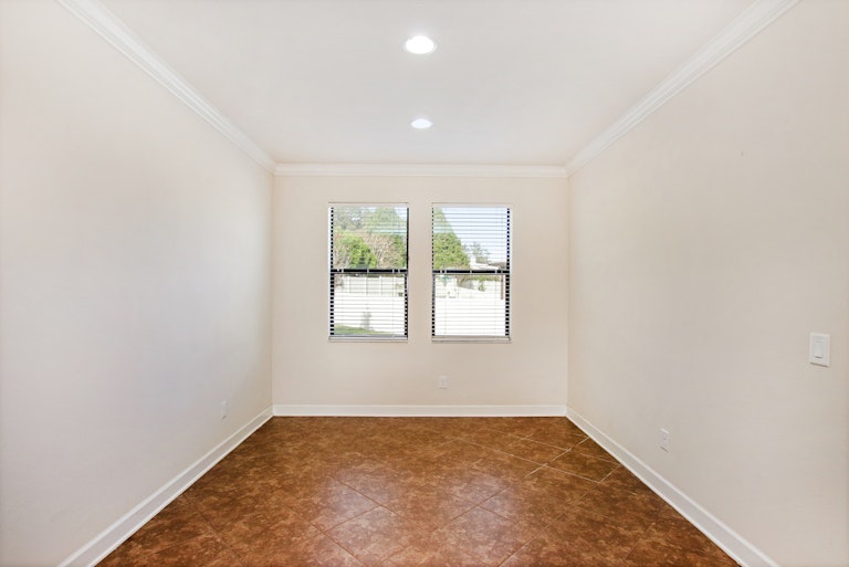 Photo 12 of 17 - 2911 Shetland Ridge Dr, Valrico, FL 33596