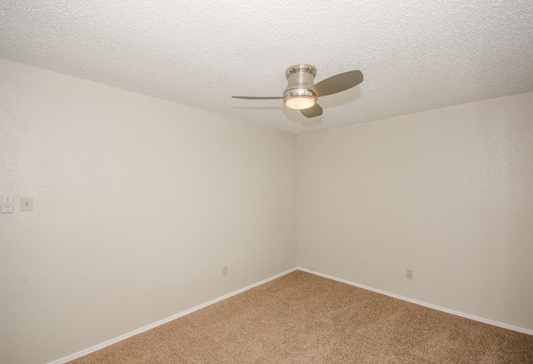 Photo 18 of 30 - 3123 Mayfair Dr, Carrollton, TX 75007