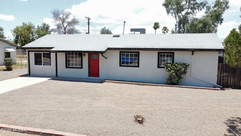 Photo 2 of 39 - 5558 E 24th St, Tucson, AZ 85711
