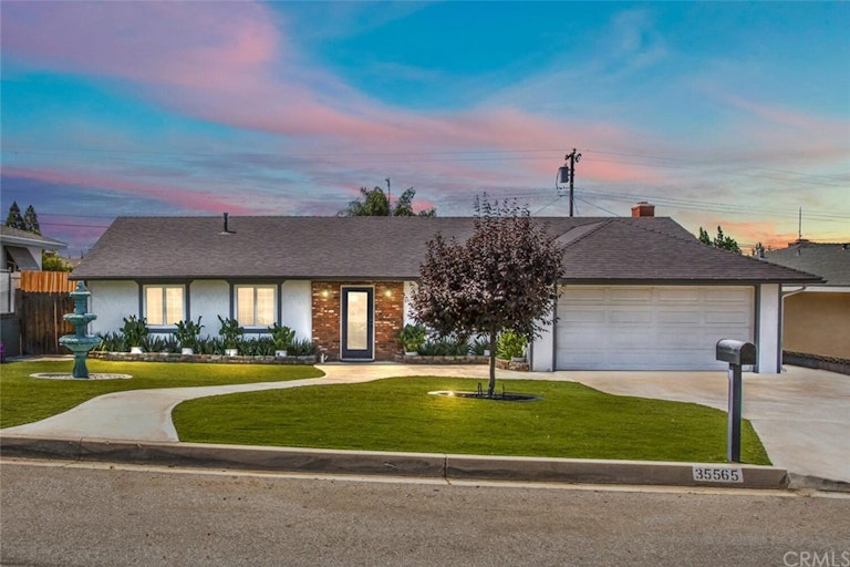 Photo 1 of 35 - 35565 Mountain View St, Yucaipa, CA 92399