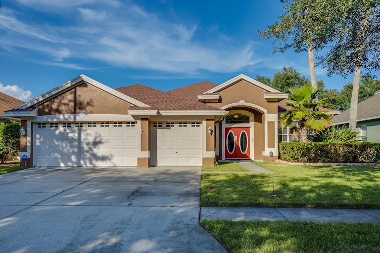 Photo 1 of 15 - 10712 Tavistock Dr, Tampa, FL 33626