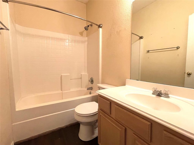 Photo 12 of 23 - 6328 Seal Cv, Fort Worth, TX 76179