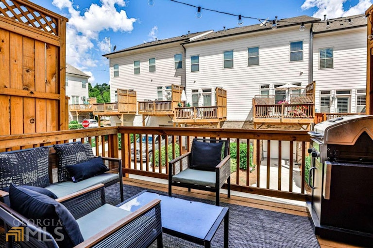 Photo 30 of 42 - 4213 Deming Cir, Atlanta, GA 30342