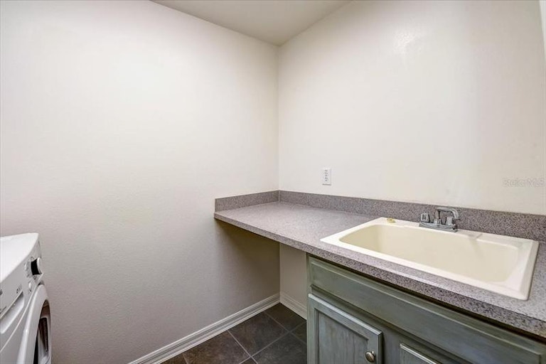 Photo 33 of 47 - 2203 Katana Pl, Brandon, FL 33511