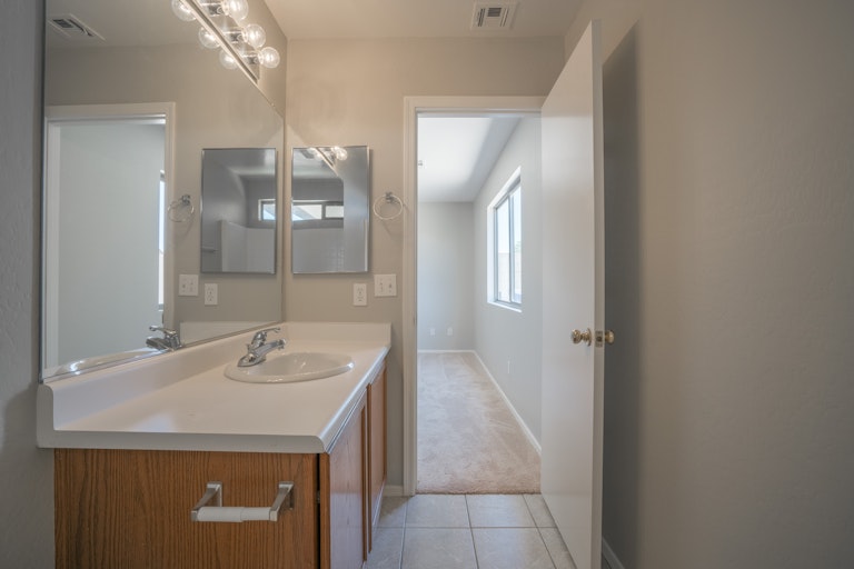Photo 14 of 24 - 15012 W Calavar Rd, Surprise, AZ 85379