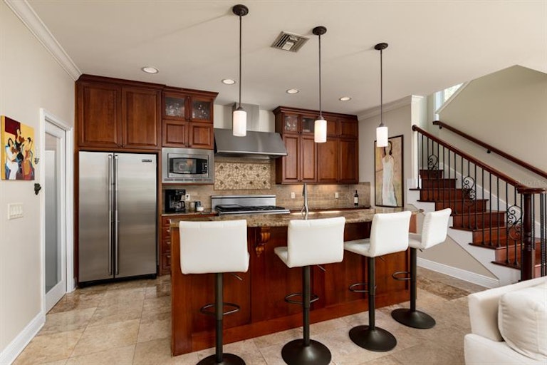 Photo 15 of 60 - 145 Bay Point Dr NE, Saint Petersburg, FL 33704