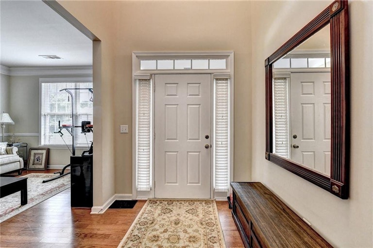 Photo 4 of 38 - 342 Rutlidge Park Ln, Suwanee, GA 30024