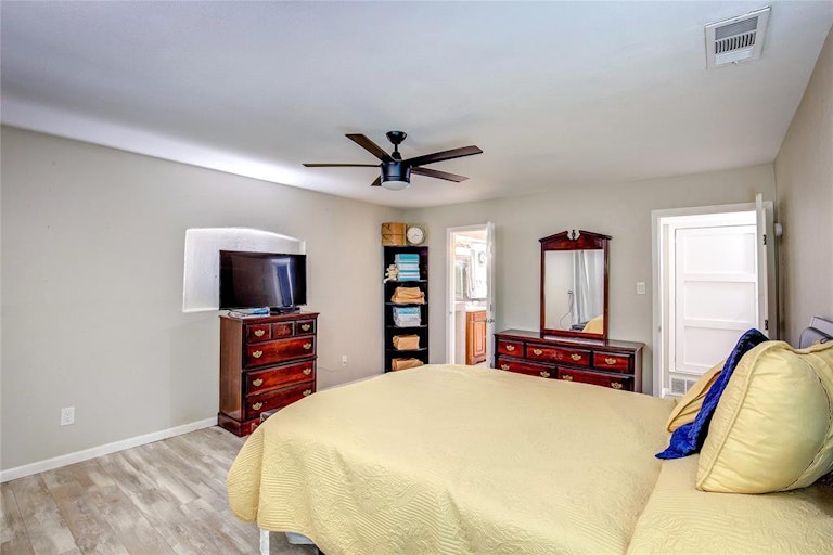 Photo 14 of 39 - 2914 Starboard Dr, Rockwall, TX 75087