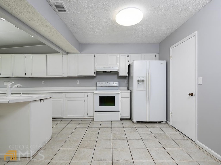 Photo 10 of 34 - 1203 Ridgeside Dr NW, Acworth, GA 30102