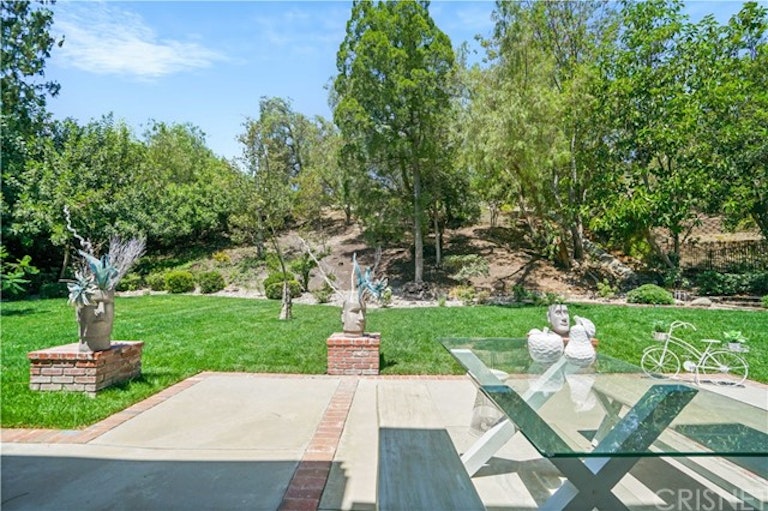 Photo 39 of 43 - 11905 Andasol Ave, Granada Hills, CA 91344