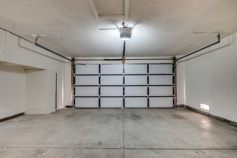 Photo 33 of 34 - 5220 E Tunder Cir, Phoenix, AZ 85044
