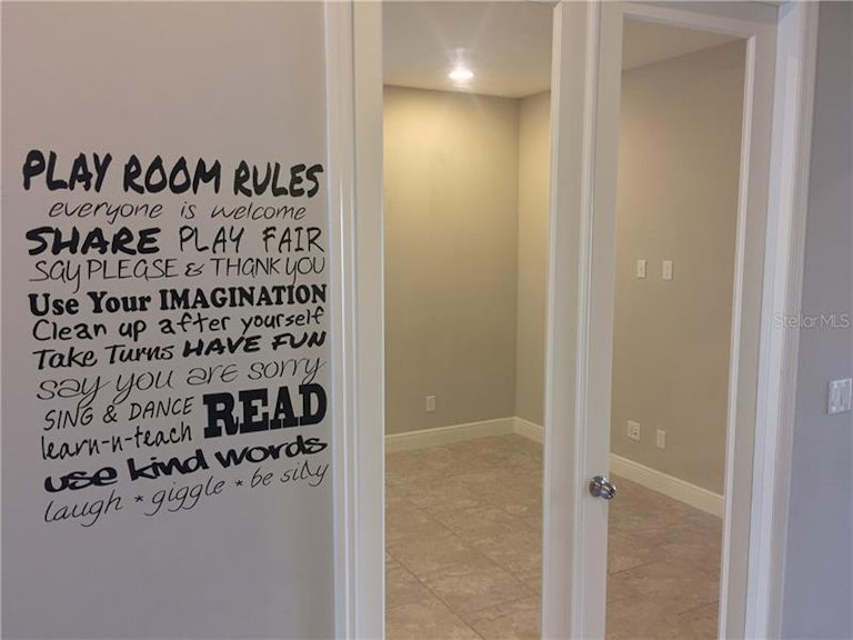 Photo 11 of 25 - 6352 Bradford Hill Ct, Wesley Chapel, FL 33545