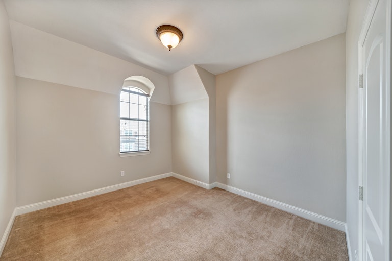 Photo 36 of 43 - 2740 Cape Pearl Dr, Grand Prairie, TX 75054