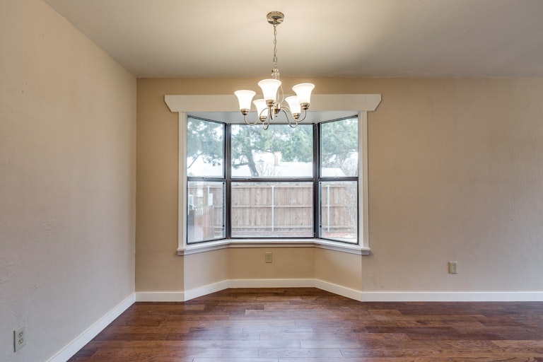Photo 18 of 27 - 734 Red Wing Dr, Lewisville, TX 75067