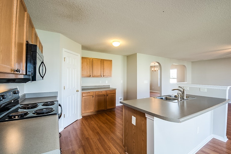 Photo 5 of 19 - 4612 Smarty Jones Dr, Knightdale, NC 27545