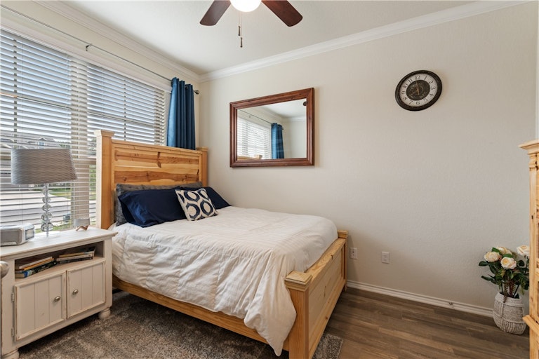 Photo 4 of 37 - 1517 Cliffbrake Way, Georgetown, TX 78626