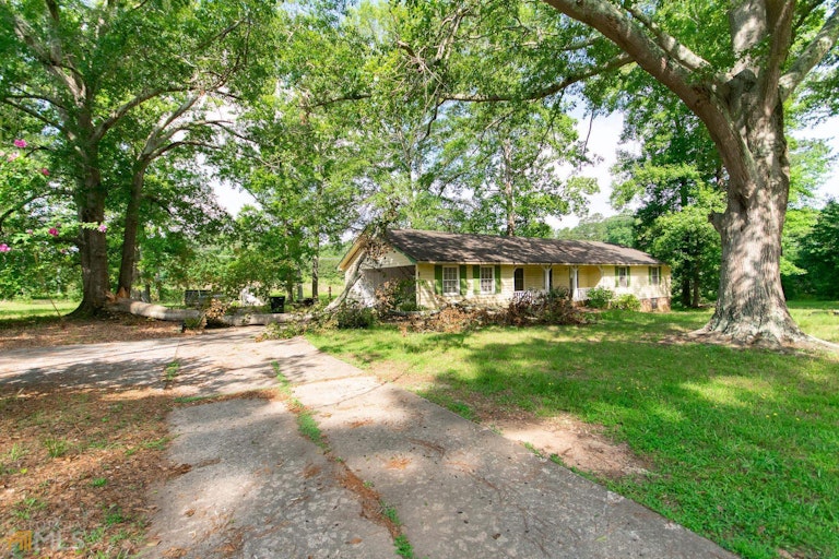 Photo 34 of 37 - 173 Kite Lake Rd, Fayetteville, GA 30214