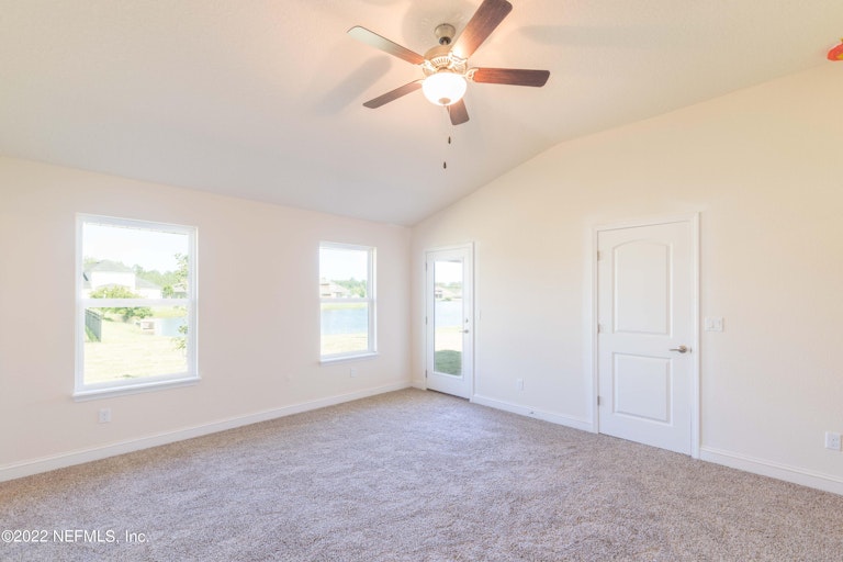 Photo 8 of 27 - 9374 Westminster Oaks Dr, Jacksonville, FL 32219