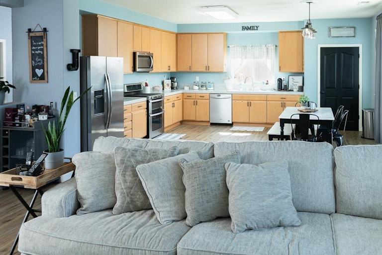Photo 18 of 37 - 1616 Chateau Dr, Olivehurst, CA 95961