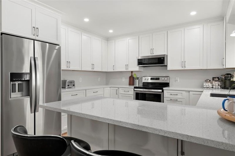Photo 15 of 46 - 1506 54th St W, Bradenton, FL 34209