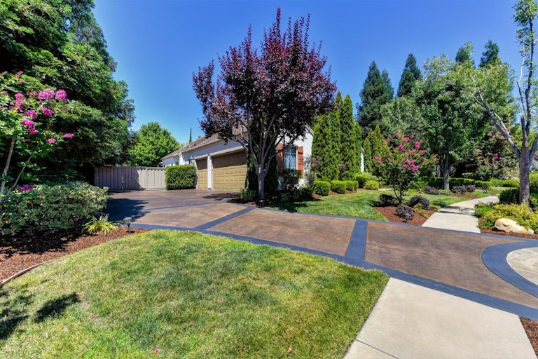 Photo 7 of 70 - 8910 Belford Ct, Roseville, CA 95747