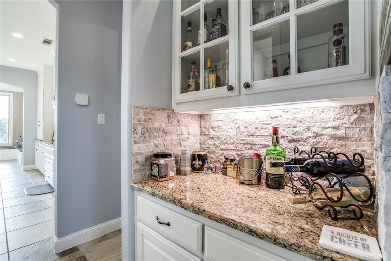Photo 14 of 40 - 180 Denali Way, Waxahachie, TX 75167