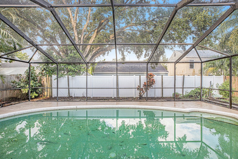 Photo 13 of 15 - 12171 77th St, Largo, FL 33773
