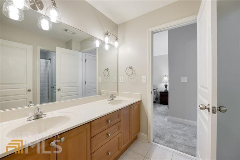 Photo 32 of 71 - 6021 Stillwater Pl, Flowery Branch, GA 30542