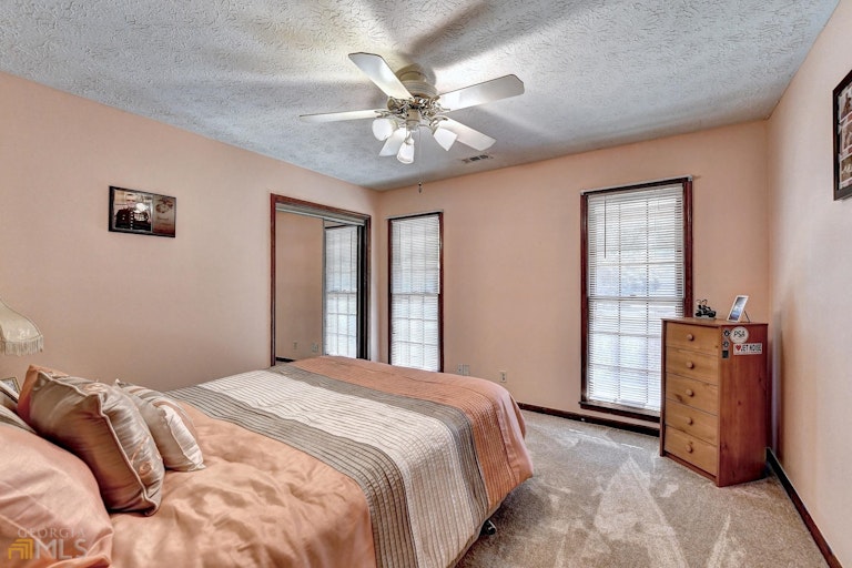 Photo 26 of 47 - 658 Shiloh Ct, Lawrenceville, GA 30044