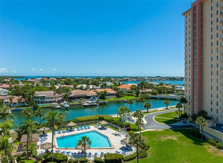 Photo 31 of 37 - 4900 Brittany Dr S #311, Saint Petersburg, FL 33715