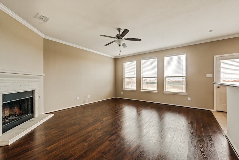 Photo 11 of 28 - 14000 Zippo Way, Haslet, TX 76052