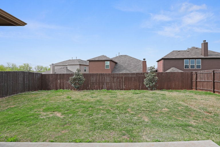 Photo 27 of 27 - 10405 Boxthorn Ct, Fort Worth, TX 76177