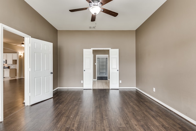 Photo 20 of 24 - 1226 Long Leaf Dr, Savannah, TX 76227