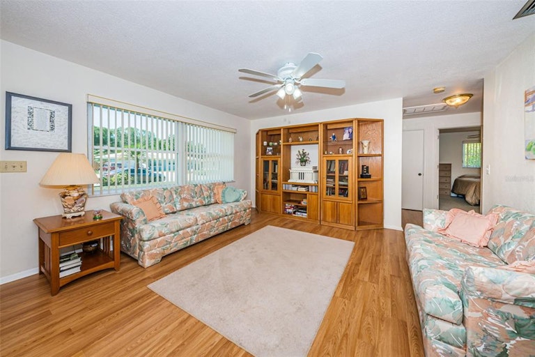 Photo 9 of 31 - 1432 Temple St, Clearwater, FL 33756