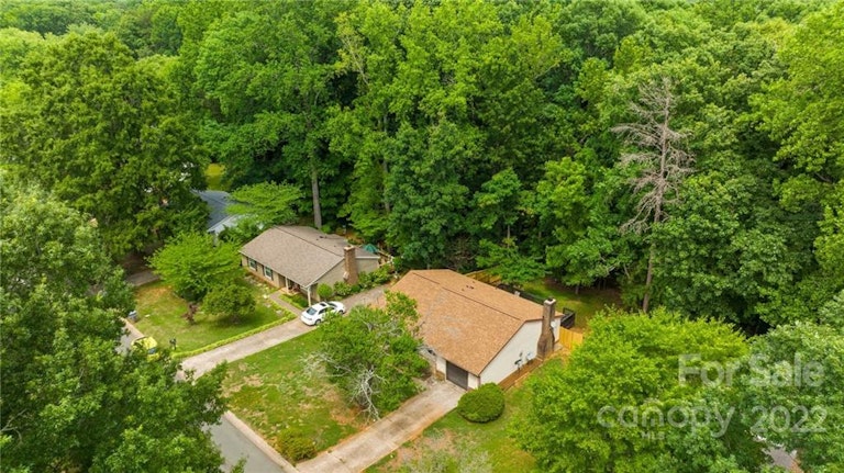 Photo 36 of 38 - 2700 Studley Rd, Charlotte, NC 28212
