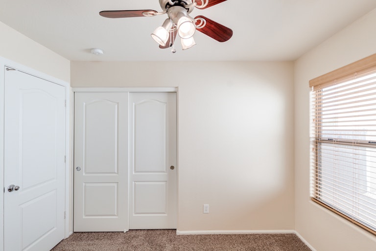 Photo 14 of 21 - 1298 W Hereford Dr, San Tan Valley, AZ 85143