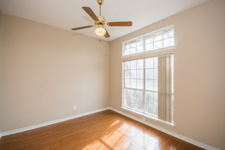 Photo 16 of 30 - 2906 Spartacus Dr, Grand Prairie, TX 75052