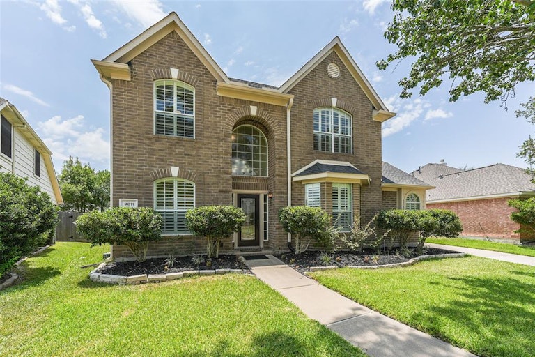 Photo 1 of 26 - 9811 Therrell Dr, Houston, TX 77064